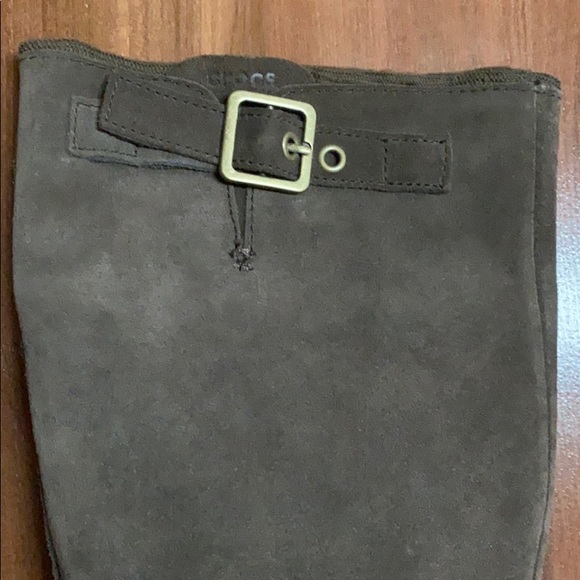 Crocs brown suede mid-calf boots - Picture 4 of 16